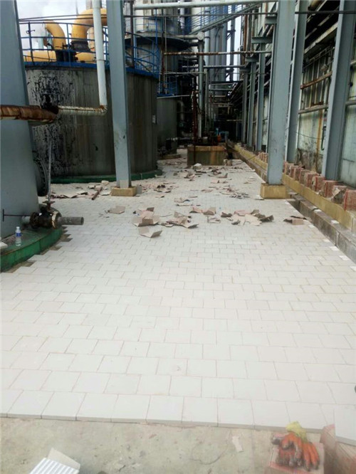 中銳化工(gōng)耐酸瓷板地麵工程